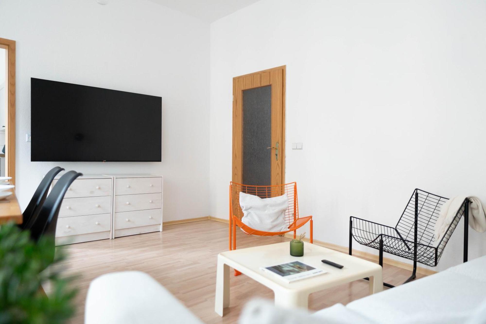 Grosse 3 Zimmer Wohnung Mit Netflix In Zentraler Lage Erfurt Luaran gambar