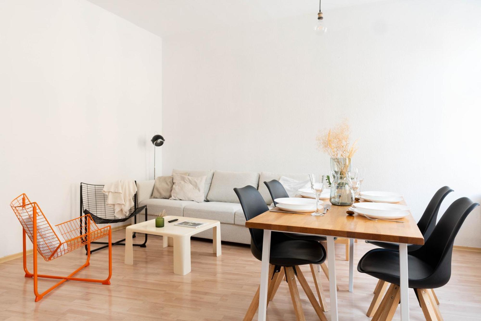 Grosse 3 Zimmer Wohnung Mit Netflix In Zentraler Lage Erfurt Luaran gambar